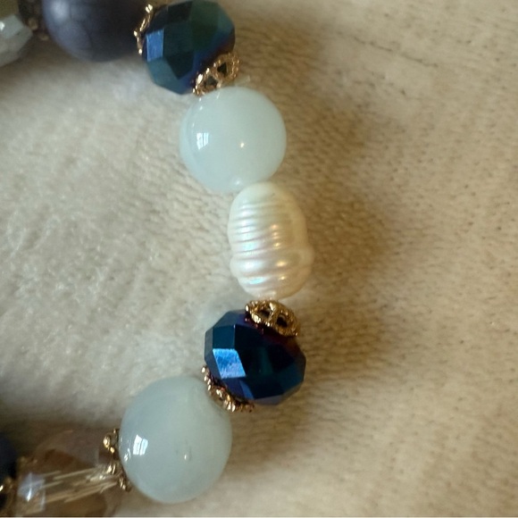 Elegant Multicolor Beaded Bracelet - Picture 3 of 5